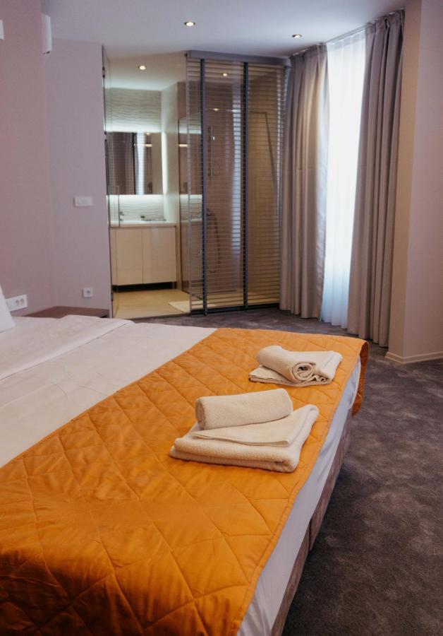 Hotel Lebed โอครีด ภายนอก รูปภาพ