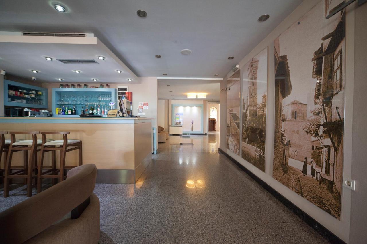 Hotel Lebed โอครีด ภายนอก รูปภาพ