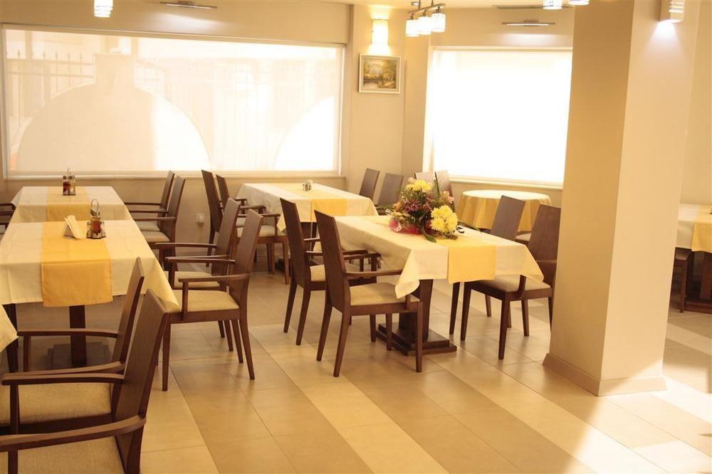 Hotel Lebed โอครีด ภายนอก รูปภาพ
