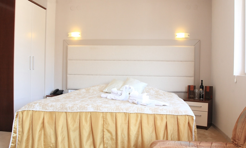 Hotel Lebed โอครีด ภายนอก รูปภาพ